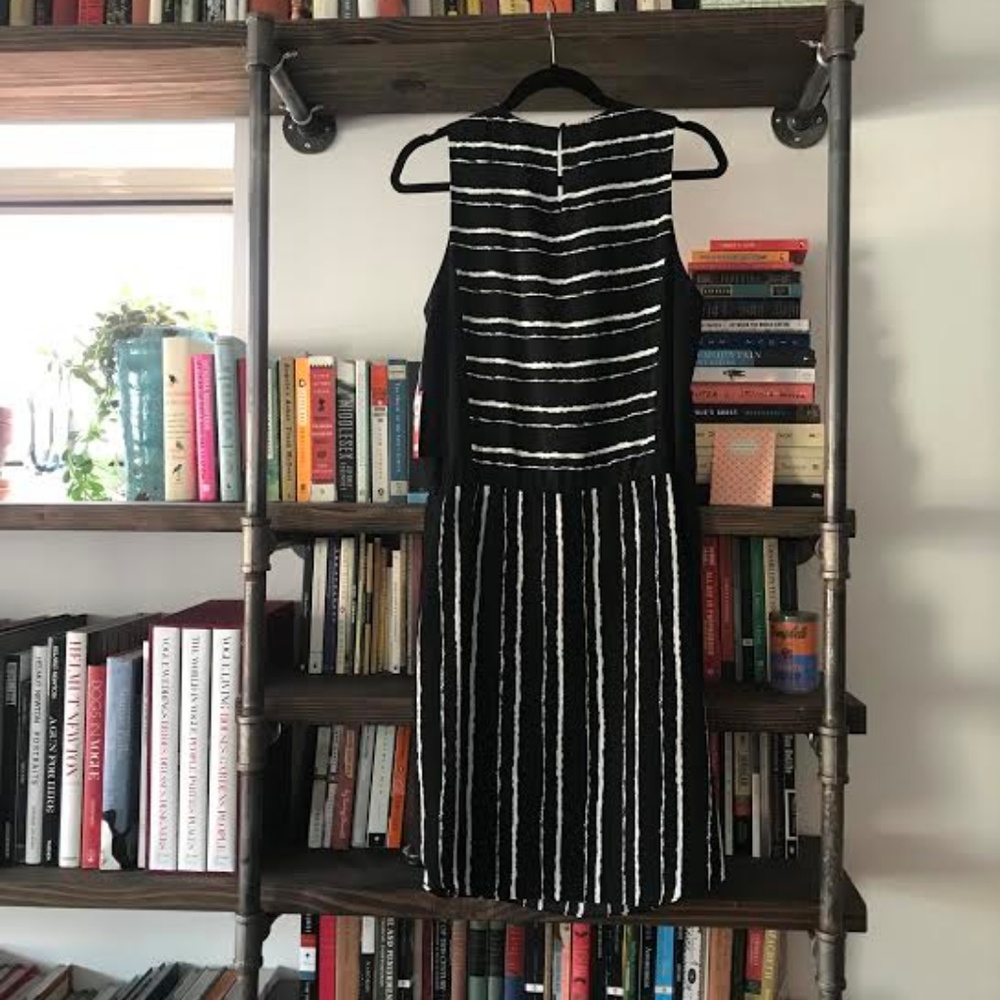VINCE CAMUTO Drawstring Dress - size 10